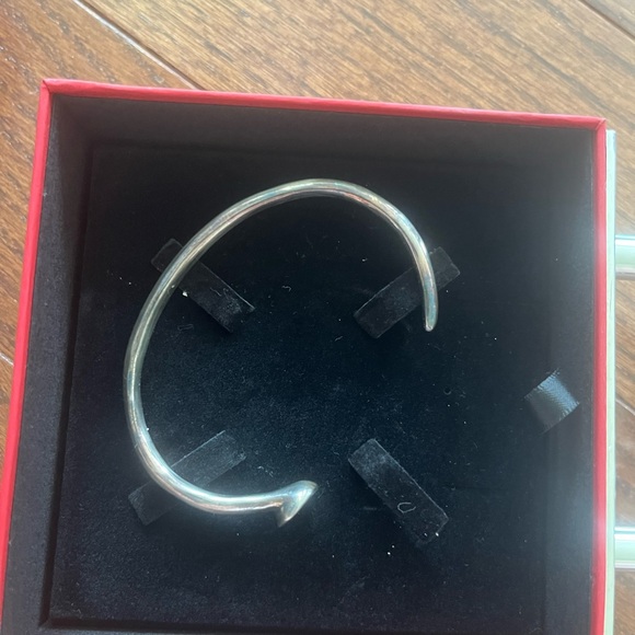 Uno de 50 Silver Nail Bracelet - Picture 2 of 4